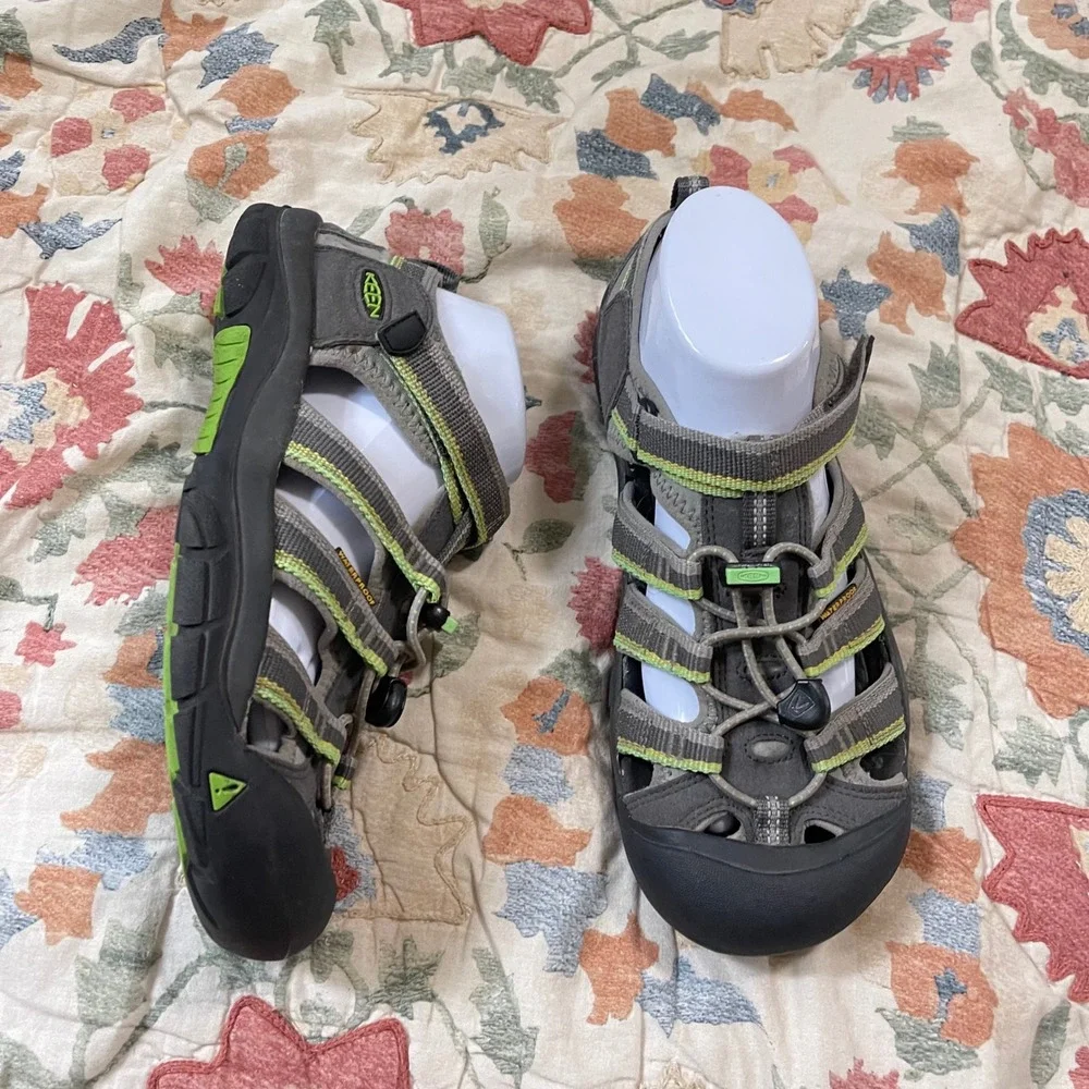 Keen Men 7 Newport H2 Hiking Green Gray Water Hiking Outdoor Sandal Gorpcore